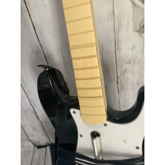 Harmonix Guitar Hero Rock Band Fender Stratocaster 19091 Wii - No Dongle -Tested - Picture 3 of 6